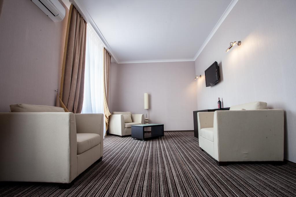 Optima Sumy Otel Dış mekan fotoğraf